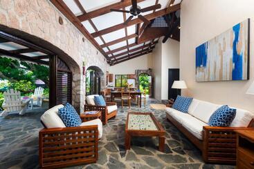 هتل Stonefield Villa Resort