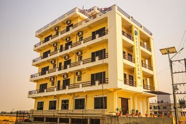 هتل Aloka Inn
