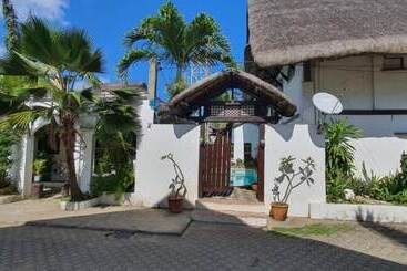 هتل Evangeline Beach Resort