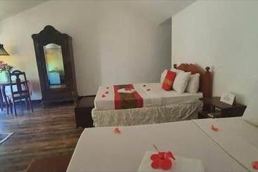 هتل Evangeline Beach Resort
