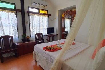 هتل Evangeline Beach Resort