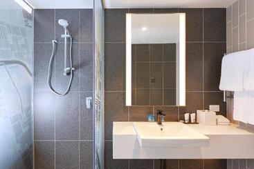 هتل Holiday Inn Express Melbourne Southbank, An Ihg
