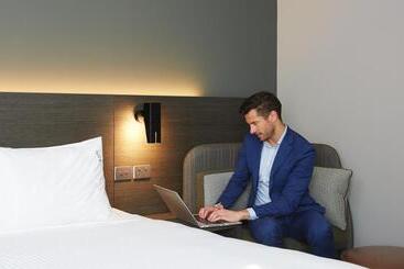 هتل Holiday Inn Express Melbourne Southbank, An Ihg
