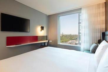 هتل Holiday Inn Express Melbourne Southbank, An Ihg
