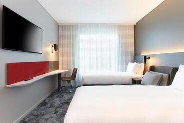 هتل Holiday Inn Express Melbourne Southbank, An Ihg