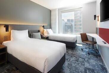 هتل Holiday Inn Express Melbourne Southbank, An Ihg