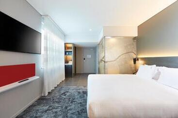هتل Holiday Inn Express Melbourne Southbank, An Ihg