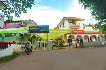 هتل Fabexpress Royal Baga Residency