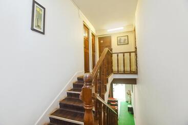 هتل Fabexpress Royal Baga Residency