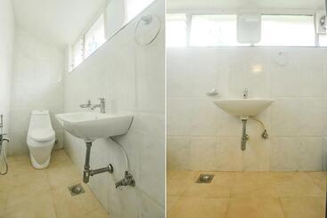 هتل Fabexpress Royal Baga Residency