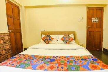 هتل Fabexpress Royal Baga Residency