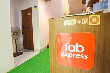 هتل Fabexpress Royal Baga Residency
