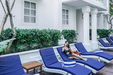 هتل Umalas Suites