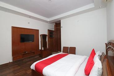 پانسیون Love Guest House By Oyo Rooms