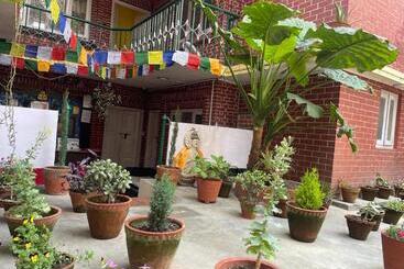 پانسیون Nirvana Green Peace Home