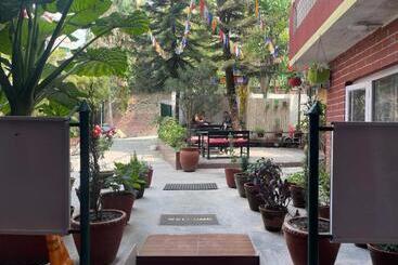 پانسیون Nirvana Green Peace Home