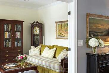 Rye Park Manor Luxury B&b