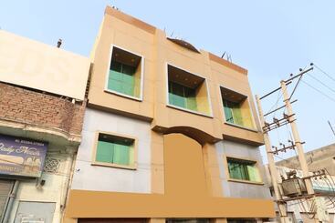 Ab Hotel By Oyo Rooms