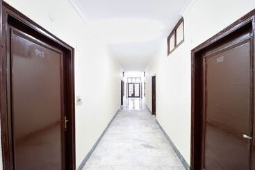 Ab Hotel By Oyo Rooms