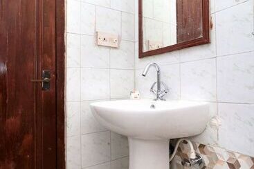 Ab Hotel By Oyo Rooms