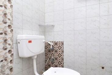 Ab Hotel By Oyo Rooms