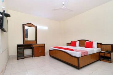 Ab Hotel By Oyo Rooms