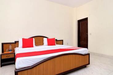 Ab Hotel By Oyo Rooms