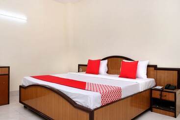 Ab Hotel By Oyo Rooms