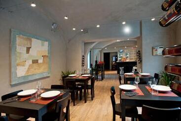 تختخواب و صبحانه Vinoteca La Sacrestia