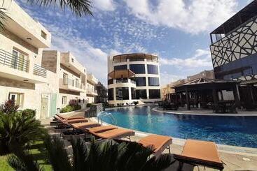Belad Bont Resort