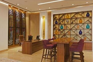 هتل Golden Premier Amritsar