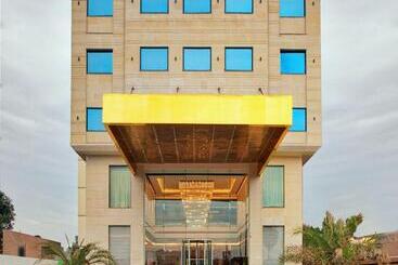 هتل Golden Premier Amritsar