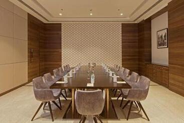 هتل Golden Premier Amritsar