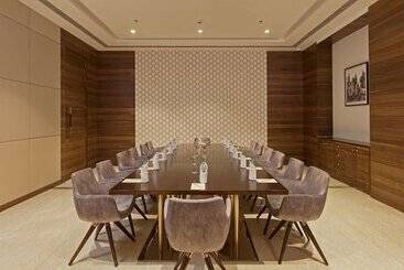 هتل Golden Premier Amritsar