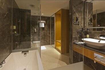 هتل Golden Premier Amritsar