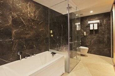 هتل Golden Premier Amritsar
