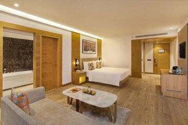 هتل Golden Premier Amritsar