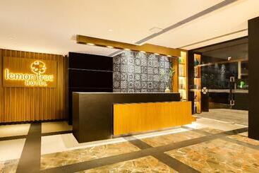 Lemon Tree Hotel Viman Nagar Pune