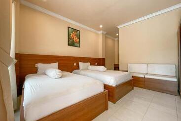 Отель Urbanview My Home One Gili Trawangan