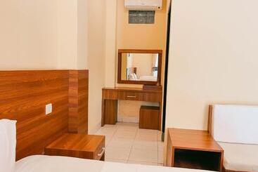 Отель Urbanview My Home One Gili Trawangan