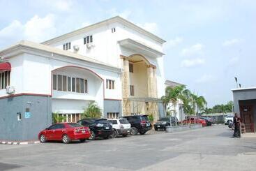 Mahogany Hotel And Suites