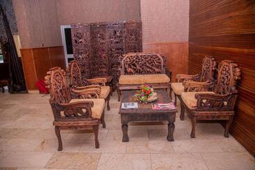 Mahogany Hotel And Suites