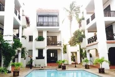 Wayside Beach Apartments