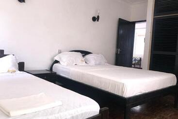 Wayside Beach Apartments