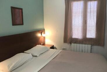 هاستل Folk Suites