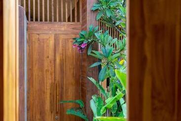 تختخواب و صبحانه Batatu Resort   Adults Only