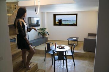 مسافرخانه Re Dionisio Luxury Suites