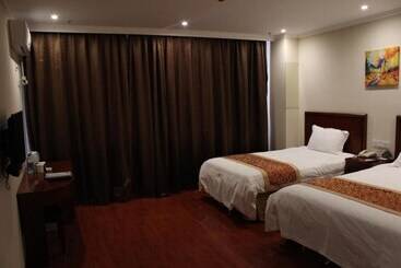 هتل Greentree Inn Jinan Yaoqiang Airport Airport Road Business