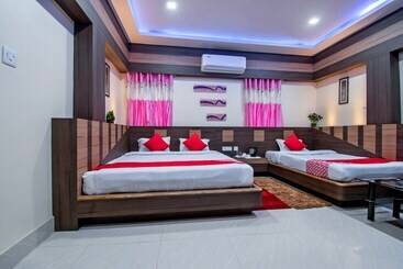 هتل Janvi International By Oyo Rooms
