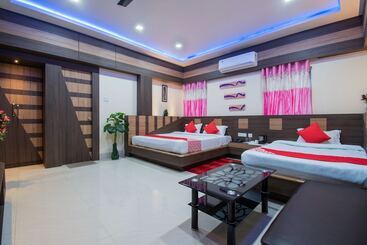 هتل Janvi International By Oyo Rooms